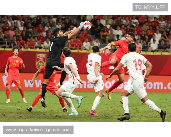 任意球人墙绕过直挂上角成为热搜镜头：一个训练故事与科技共振